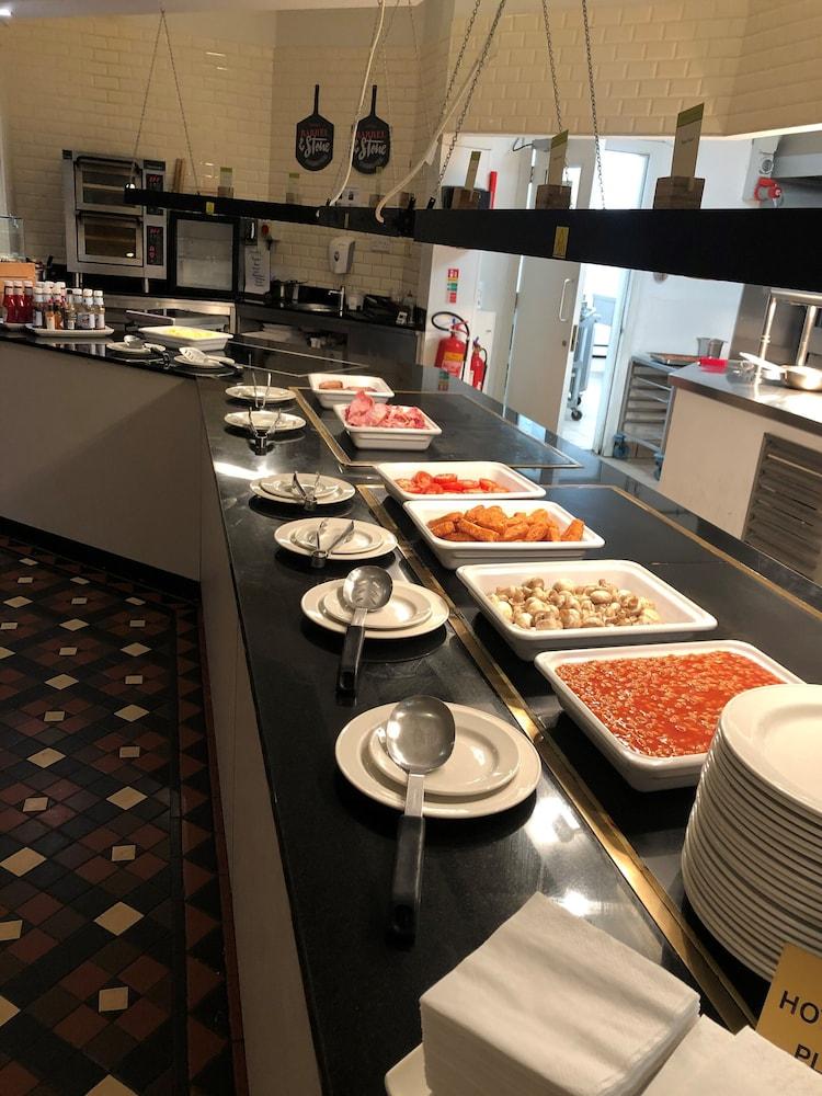 Отель Doubletree By Hilton 4*