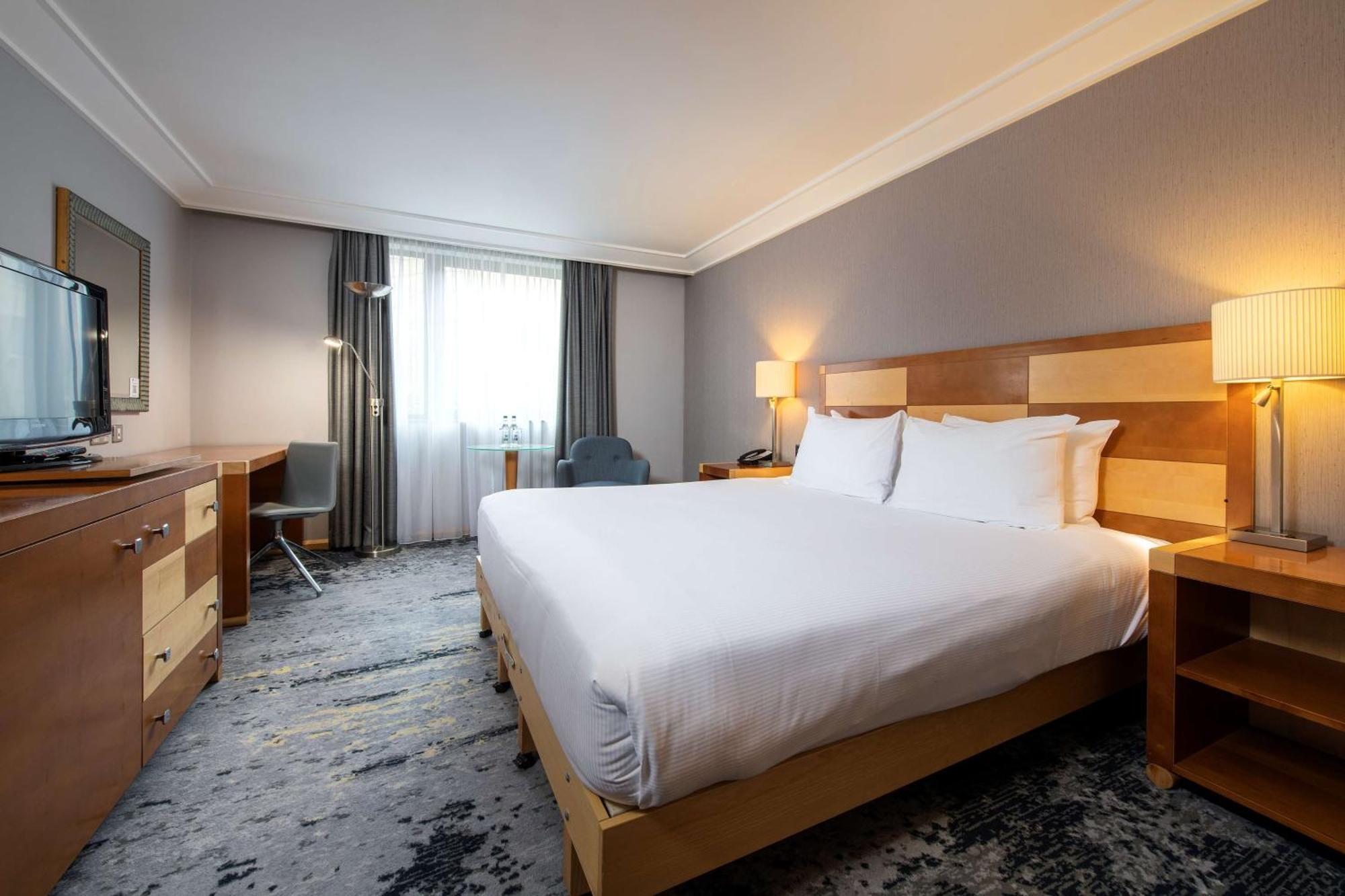 Отель Doubletree By Hilton